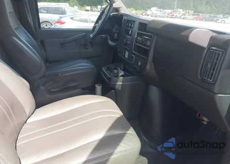 2016 Chevrolet Express 2500 Work Van z USA, uszkodzony, nr VIN 1GCWGAFF8G1145685